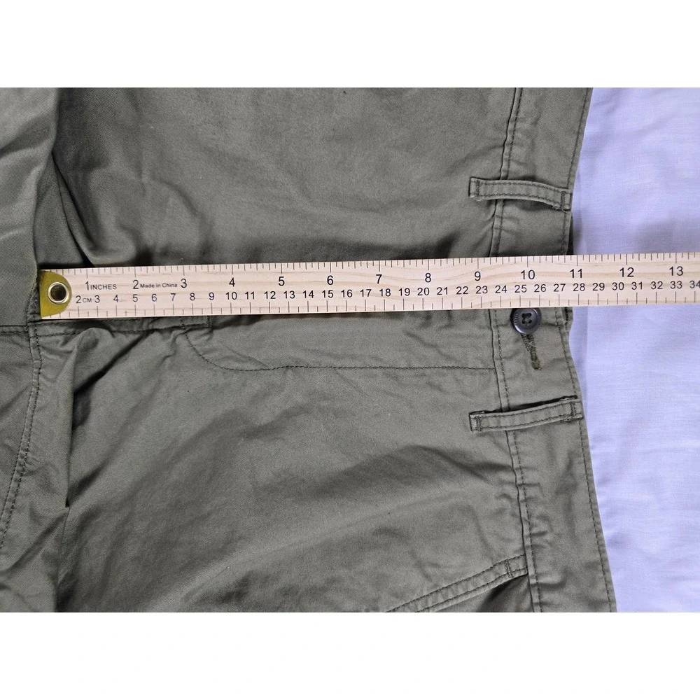 Levis Shorts Mens 32 Green Canvas Chino Flat Front Pockets Casual Summer